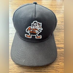 CLEVELAND BROWNS NFL NEW ERA CAP. Front team mascot center.